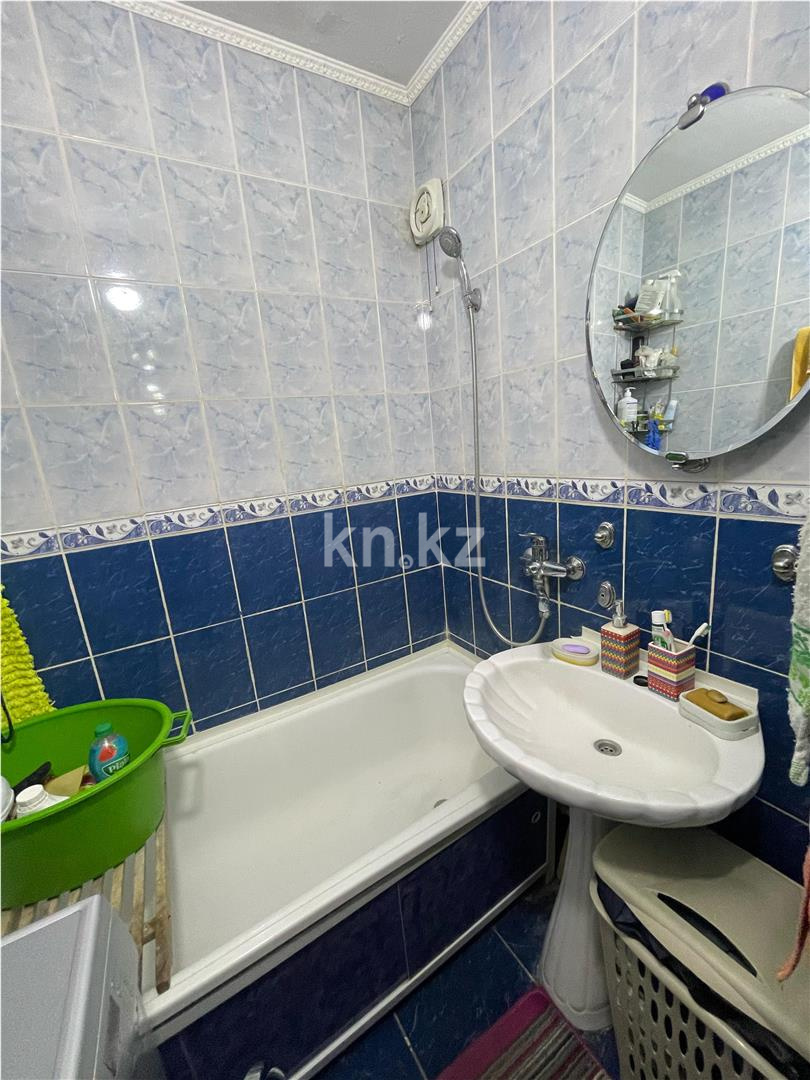 Продажа 3-комнатной квартиры, 63 м², ул. Гапеева - Продажа  трехкомнатных квартир в Караганде фото 9 из 13