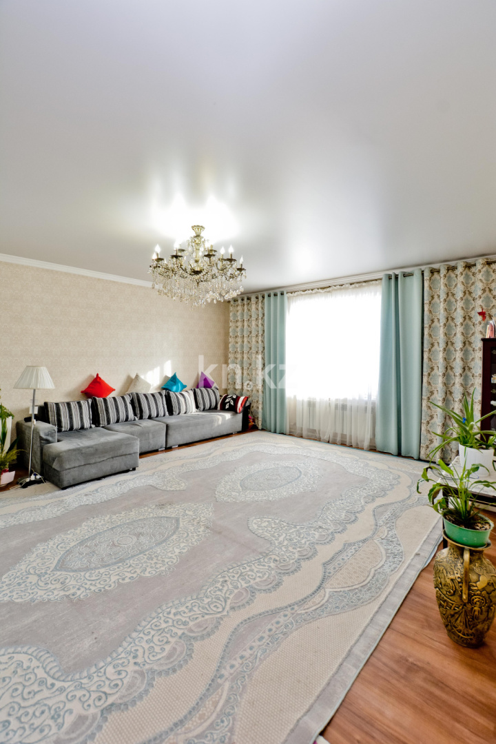 Продажа 4-комнатного дома, 220 м², Айтеке Би - Продажа квартир в Акмолинской области фото 1 из 40