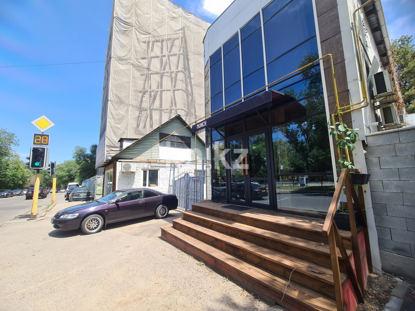 Аренда , 450 м², ул. Кармысова, дом  82/2 - ул. Курмангазы - Аренда комнат в Алматы с фото фото 1 из 14