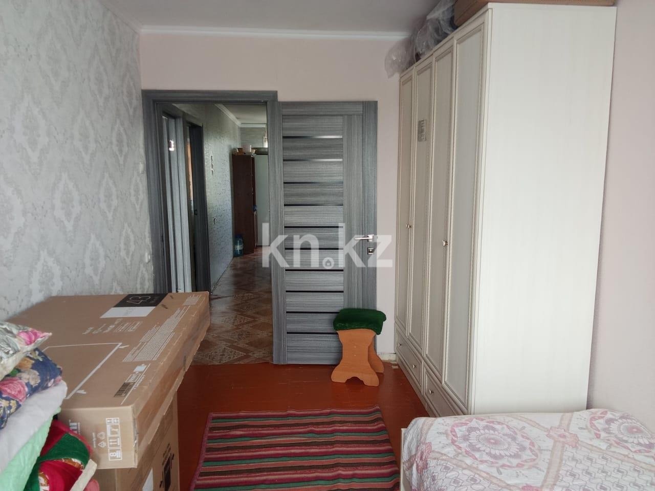 Продажа 3-комнатной квартиры, 61 м², мкр-н 15, дом  1 в Караганде - фото 5
