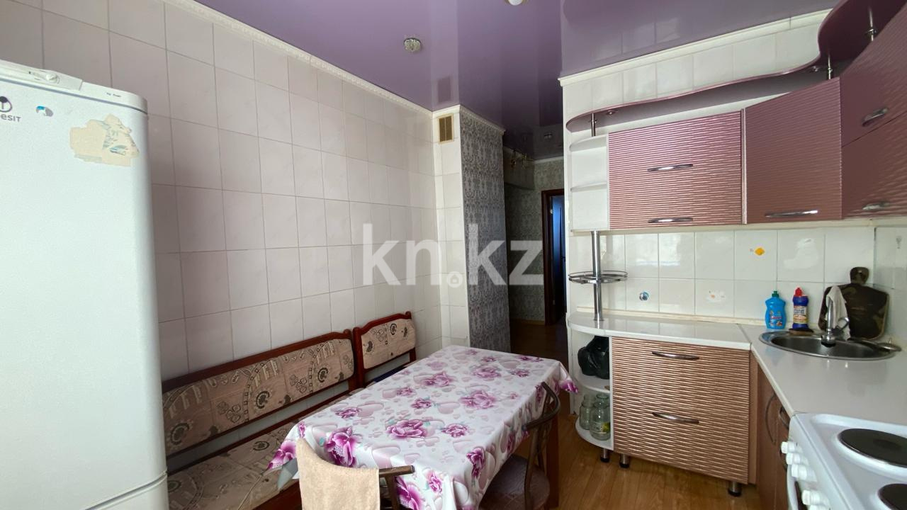 Продажа 3-комнатной квартиры, 62 м², пр. Шахтеров - Продажа  трехкомнатных квартир в Караганде фото 8 из 15