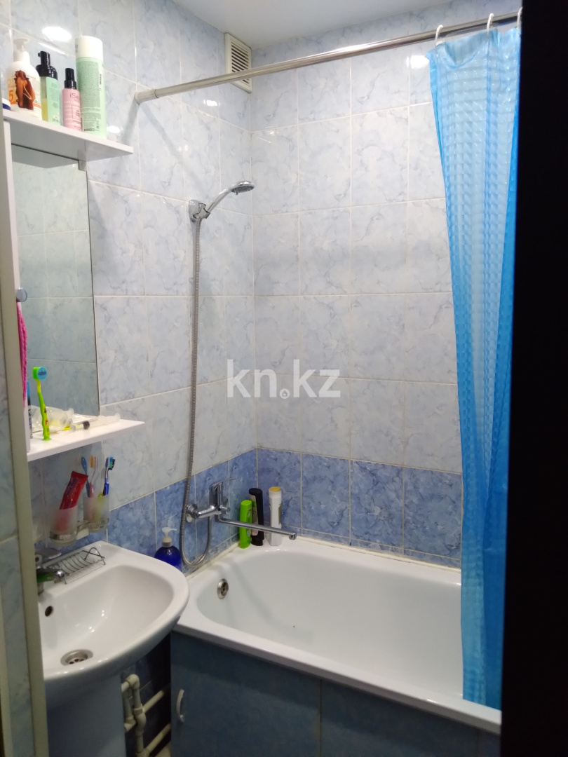 Продажа 4-комнатной квартиры, 76 м², пр. Назарбаева, дом  51 - Продажа  четырехкомнатных квартир в Караганде фото 7 из 9