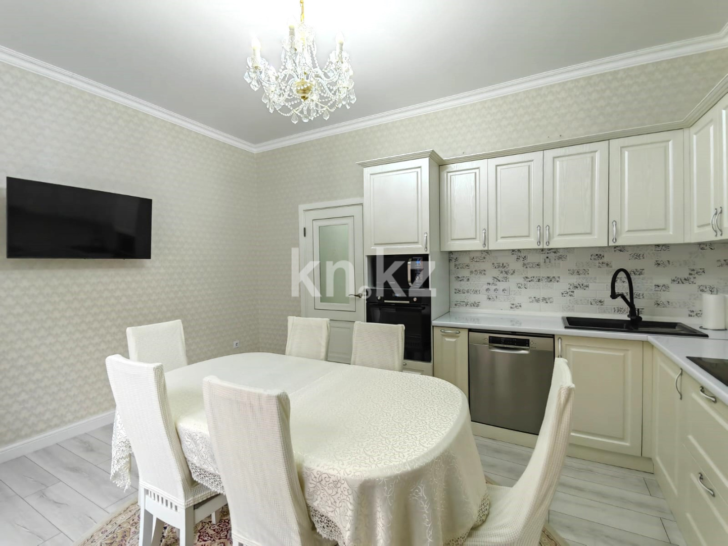 Продажа 4-комнатной квартиры, 109 м², пр. Шахтеров, дом  52б - Продажа  четырехкомнатных квартир в Караганде фото 23 из 40