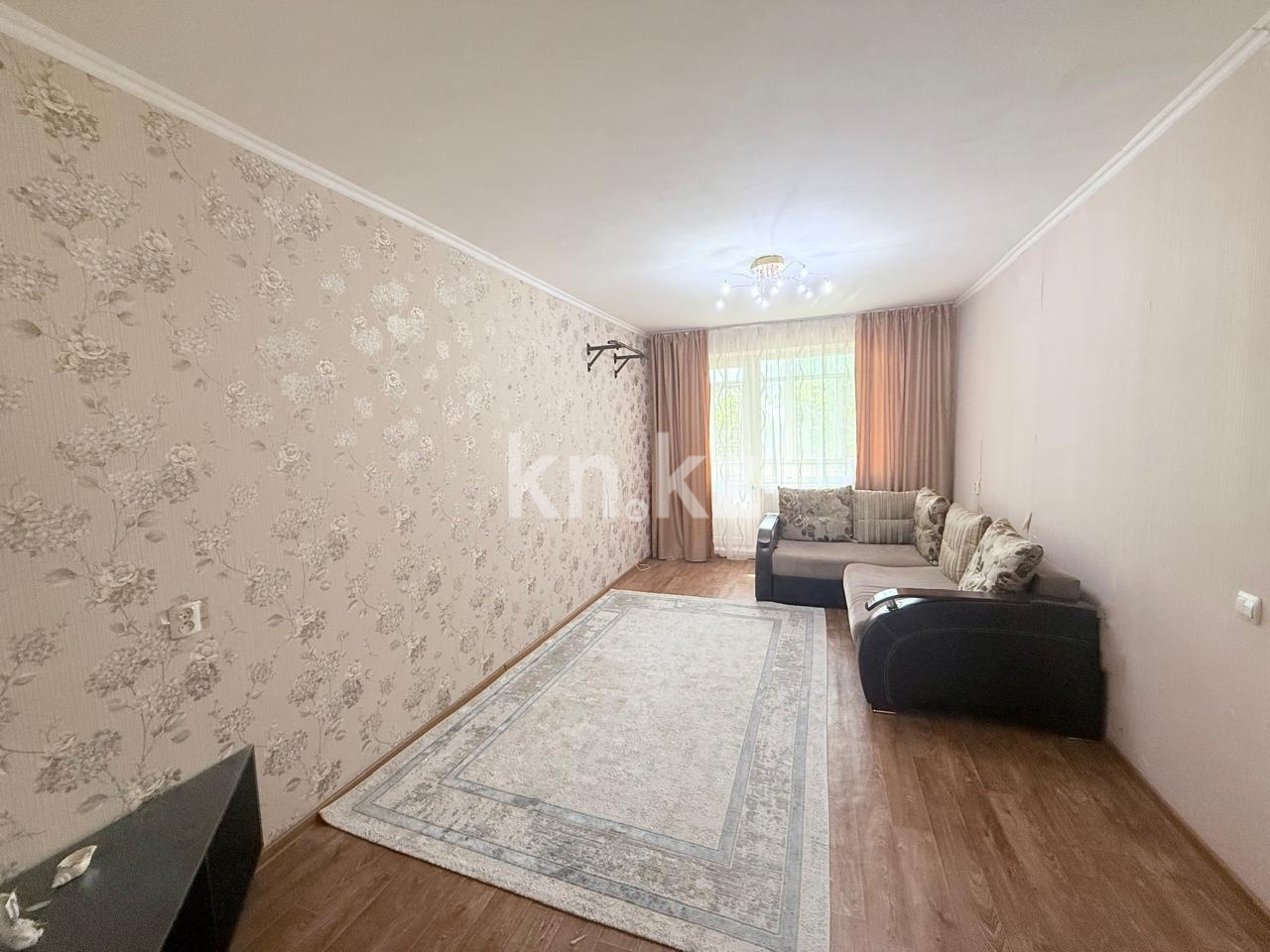 Продажа 2-комнатной квартиры, 45.3 м² - Продажа жилой и коммерческой недвижимости в Уральске фото 2 из 14
