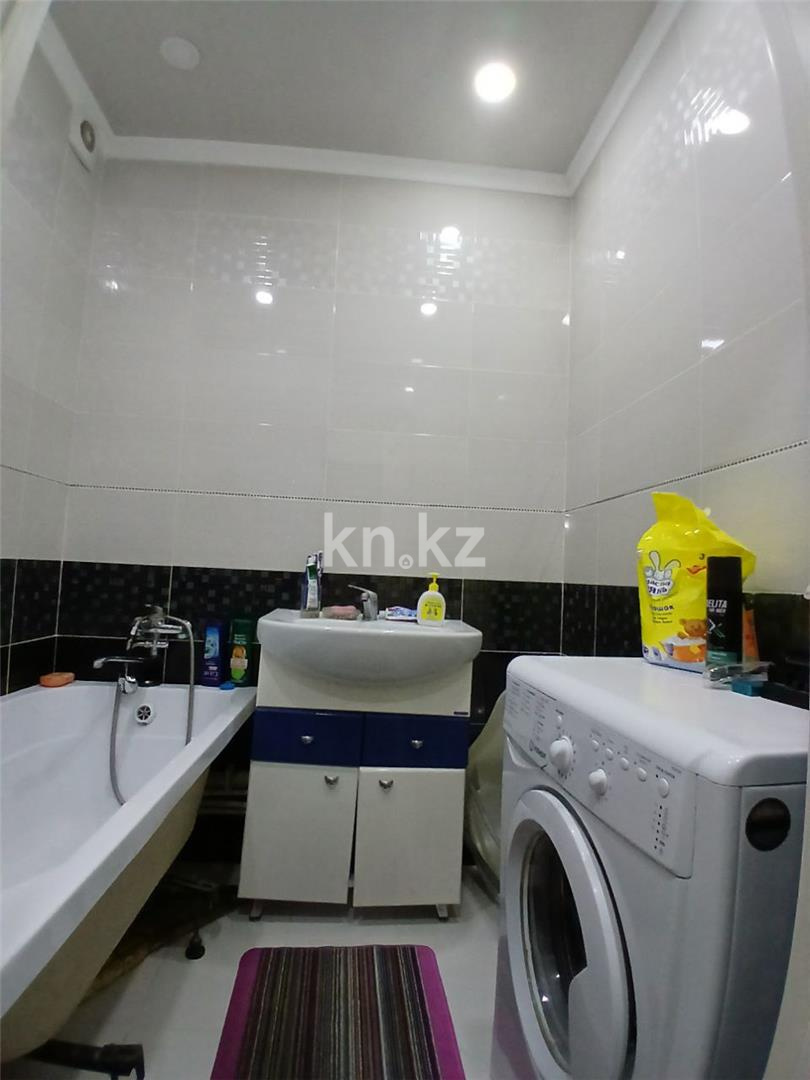 Продажа 3-комнатной квартиры, 64 м², мкр-н Гульдер-1 - Продажа квартир в Караганде фото 9 из 14