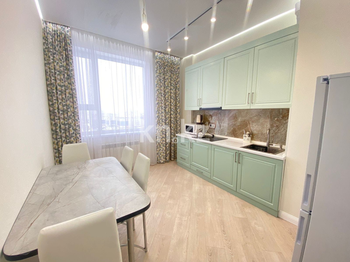 Аренда 2-комнатной квартиры посуточно, 76 м², пр. Кабанбай батыра, дом  64 - ул. Рыскулова - Аренда квартир посуточно в Астане с фото фото 1 из 5