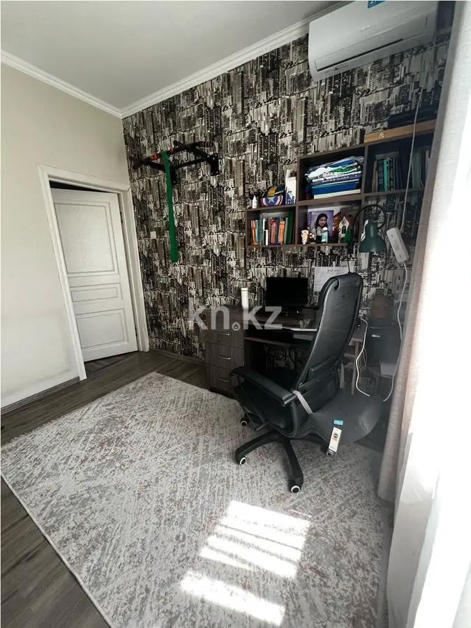 Продажа 3-комнатной квартиры, 67 м², мкр-н Аксай-4, дом  7 в Алматы - фото 3