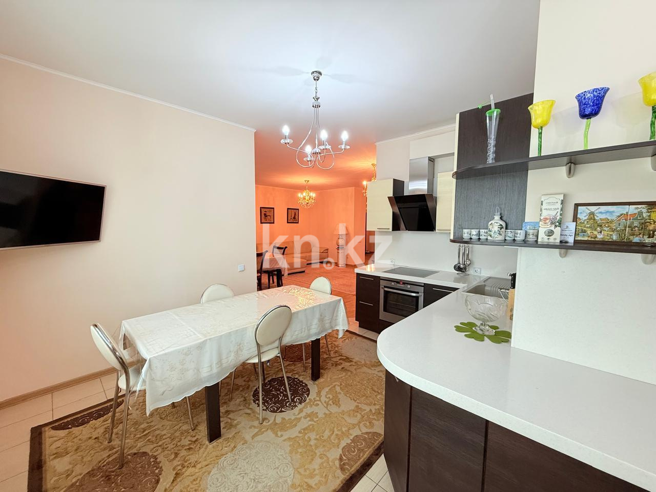 Продажа 3-комнатной квартиры, 130 м², ул. Достык, дом  5/1 - ул. Сауран в Астане - фото 28