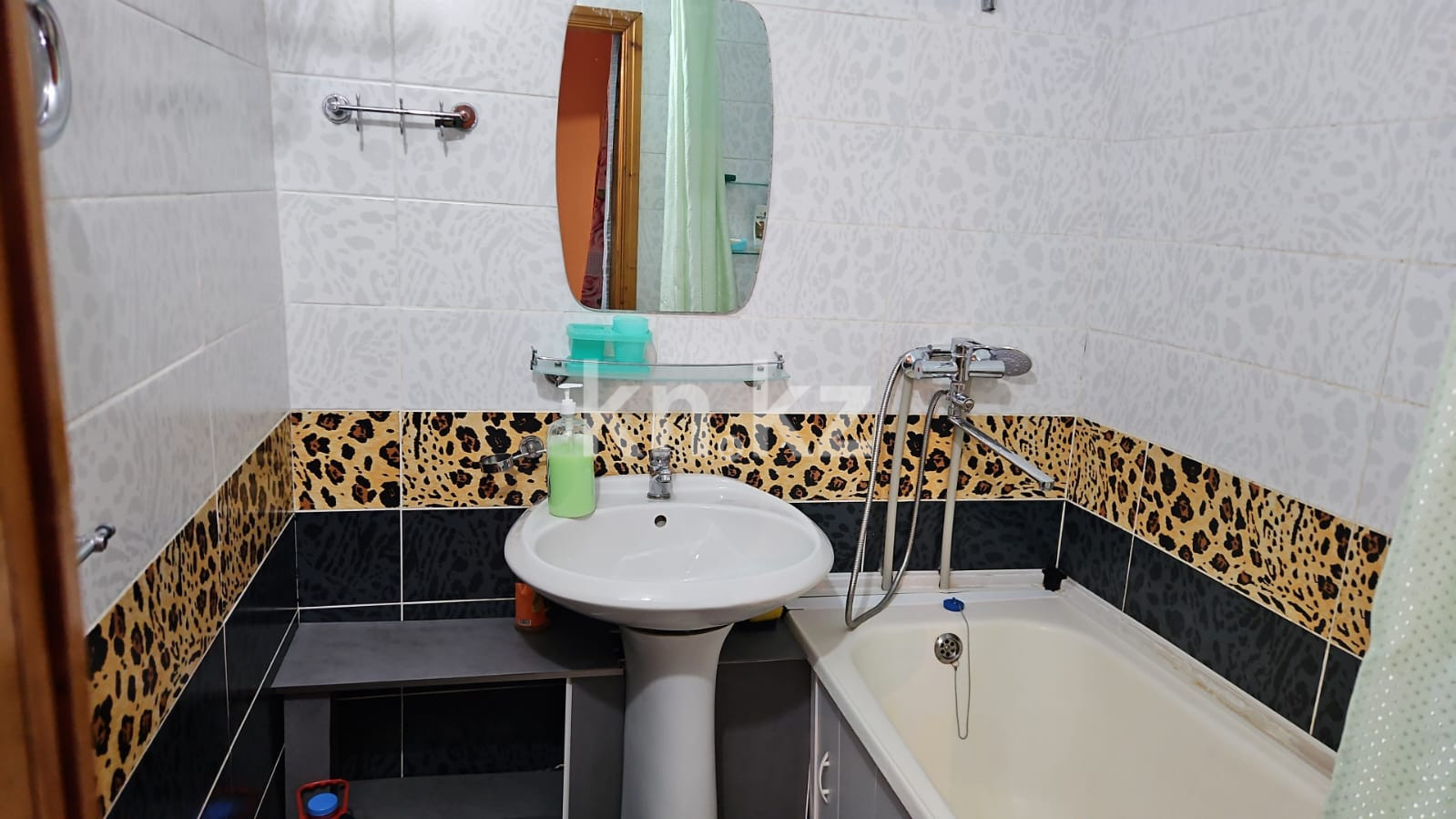 Аренда 4-комнатной квартиры посуточно, 110 м², пр. Момышулы, дом  54/1 - Аренда жилой и коммерческой недвижимости в Темиртау фото 38 из 40