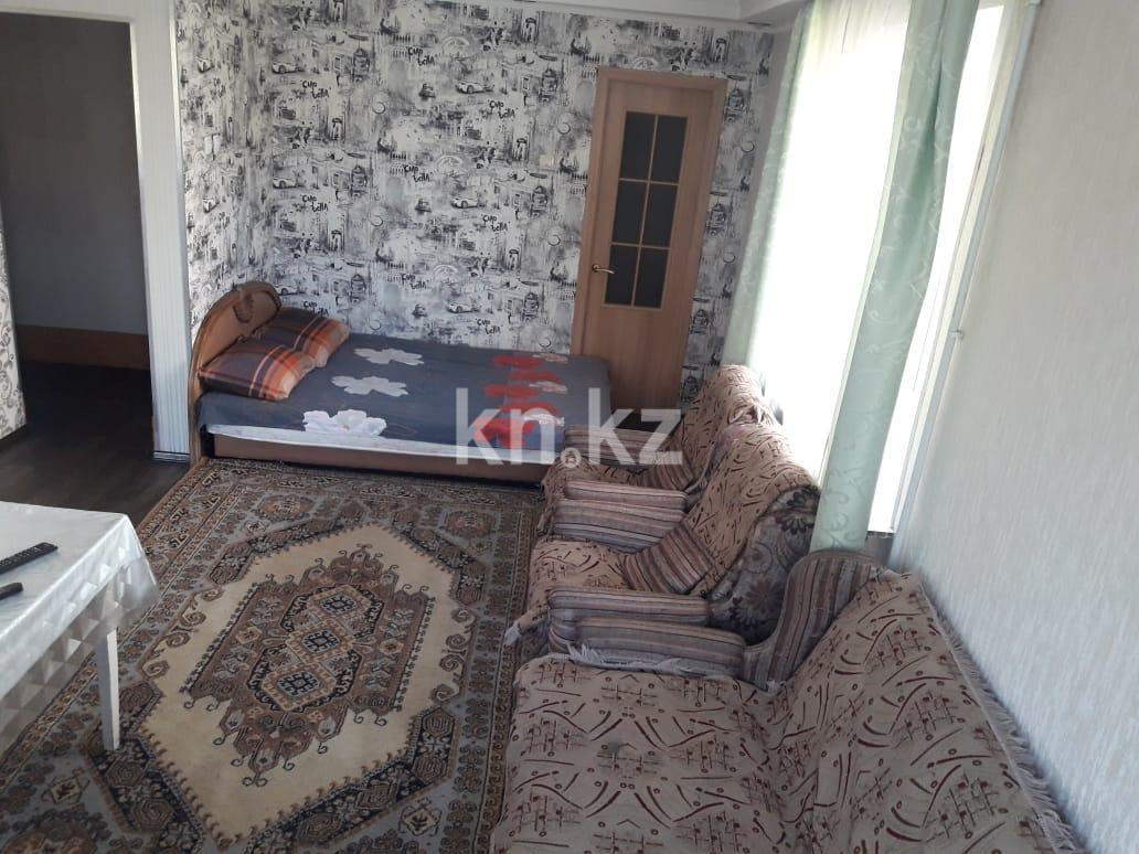 Аренда 1-комнатной квартиры посуточно, 35 м², пр. Бухар-жырау, дом  72 - Аренда  однокомнатных квартир посуточно в Караганде фото 2 из 4