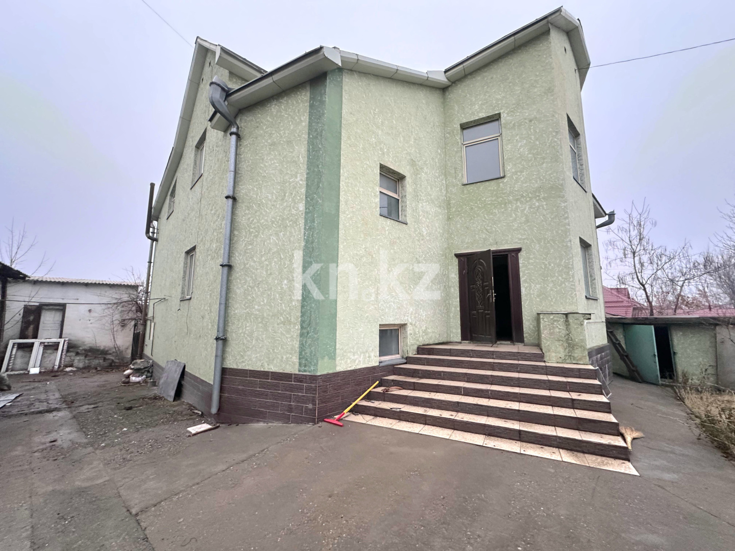 Продажа 10-комнатного дома, 440 м², ул. Жолдасбекова, дом  54 - Продажа домов, коттеджей в Шымкенте фото 1 из 22