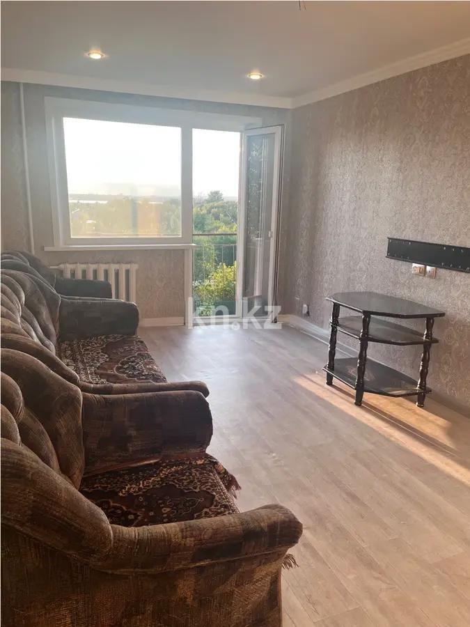 Продажа 2-комнатной квартиры, 44 м², 2 кв-л, дом  32 - Продажа квартир в Караганде без посредников с фото фото 1 из 4