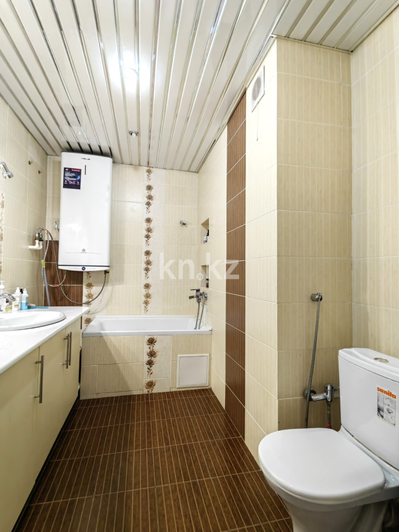 Продажа 4-комнатной квартиры, 122 м², пр. Республики, дом  40 - Продажа  четырехкомнатных квартир в Караганде фото 23 из 32