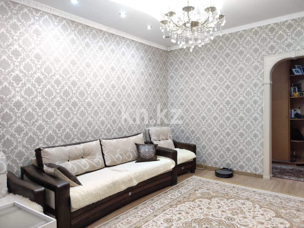 Продажа 3-комнатной квартиры, 68 м², пр. Бухар-жырау, дом  28 в Караганде - фото 3