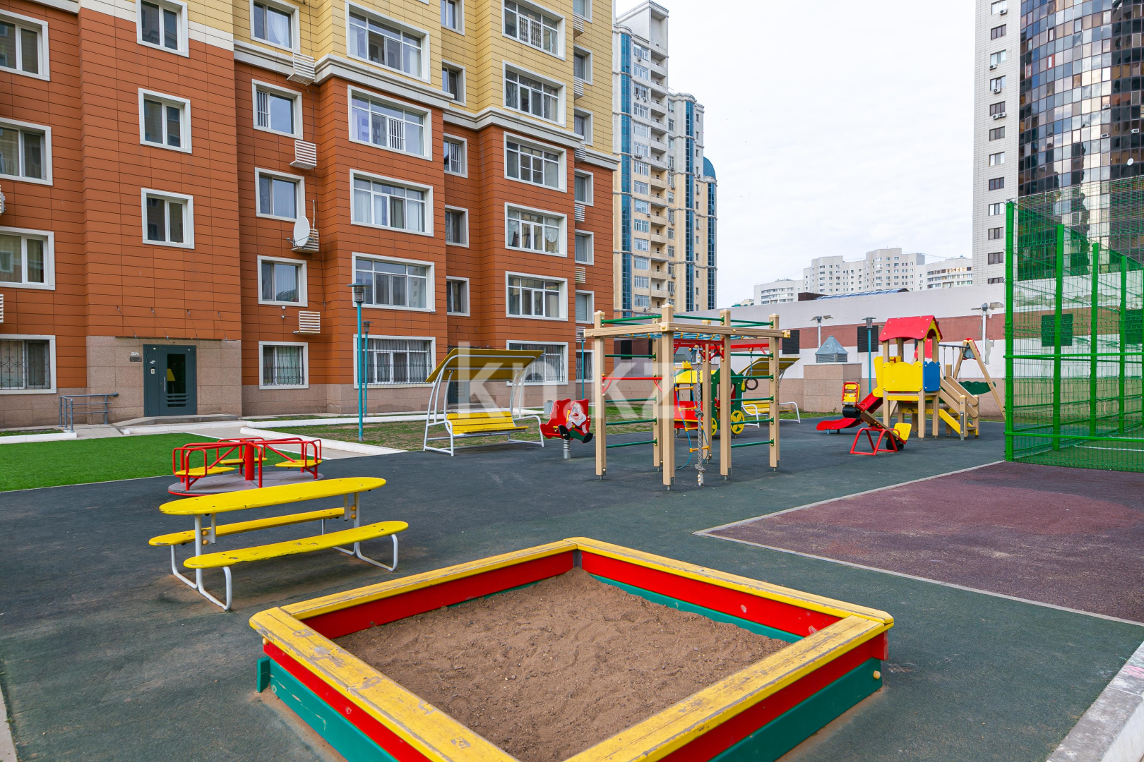 Продажа 2-комнатной квартиры, 63 м², ул. Иманбаевой, дом  10 в Астане - фото 11