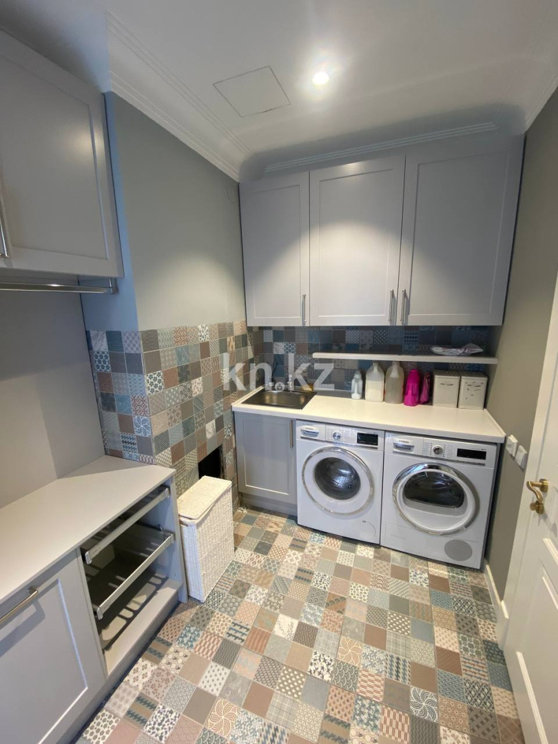 Продажа 9-комнатной квартиры, 375 м², пр. Аль-Фараби, дом  116/1 - Продажа  пятикомнатных квартир в Алматы с фото фото 10 из 11