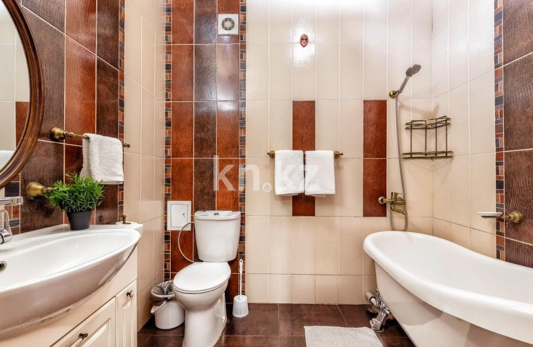 Аренда 3-комнатной квартиры посуточно, 130 м², ул. Кунаева, дом  35 - пр. Мангилик Ел - Аренда квартир посуточно в Астане с фото фото 10 из 15