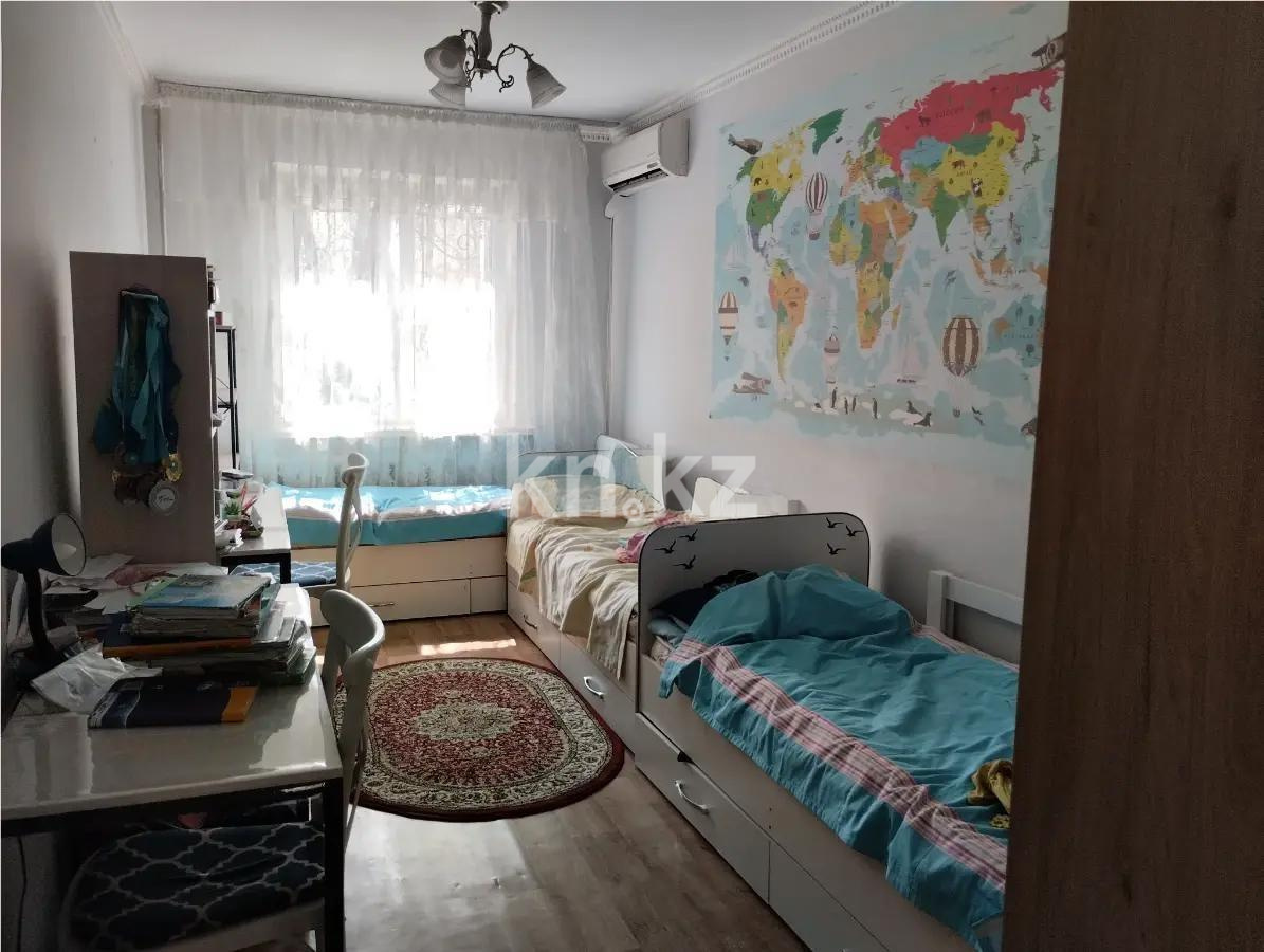 Продажа 3-комнатной квартиры, 59 м², мкр-н 10, дом  21 в Алматы - фото 3