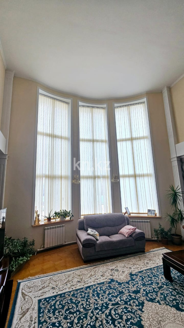 Продажа 7-комнатного дома, 379 м², мкр-н Самал-3 - Продажа домов, коттеджей в Уральске фото 12 из 28