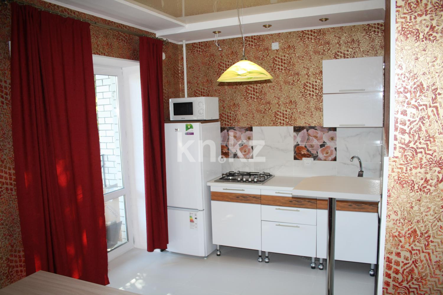 Аренда 1-комнатной квартиры посуточно, 35 м², ул. Победы, дом  105 - Продажа квартир в Уральске фото 2 из 15