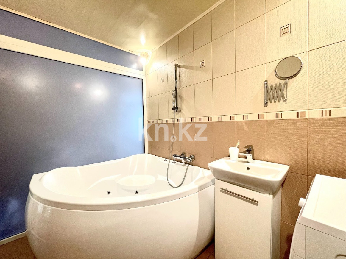 Аренда 2-комнатной квартиры посуточно, 1 м², ул. Конституции Казахстана, дом  29 - Аренда квартир посуточно в Петропавловске фото 16 из 17