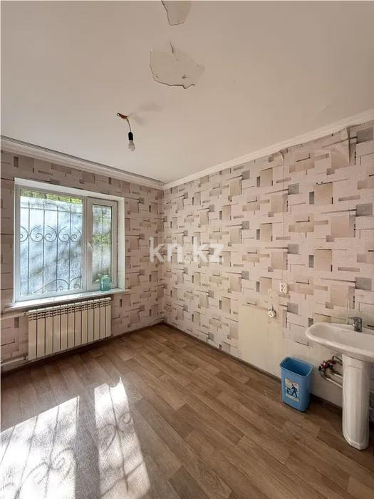 Продажа 1-комнатной квартиры, 40 м², мкр-н Степной-2, дом  4/4 - Продажа  однокомнатных квартир в Караганде фото 2 из 5