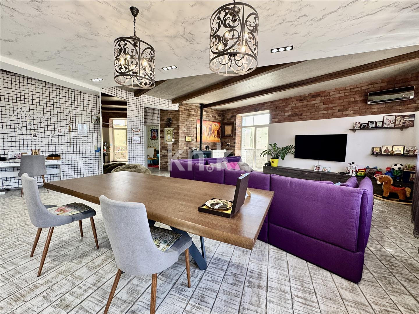 Продажа 3-комнатной квартиры, 160 м², ул. Аманжолова, дом  41 - Продажа  трехкомнатных квартир в Караганде с фото фото 2 из 52