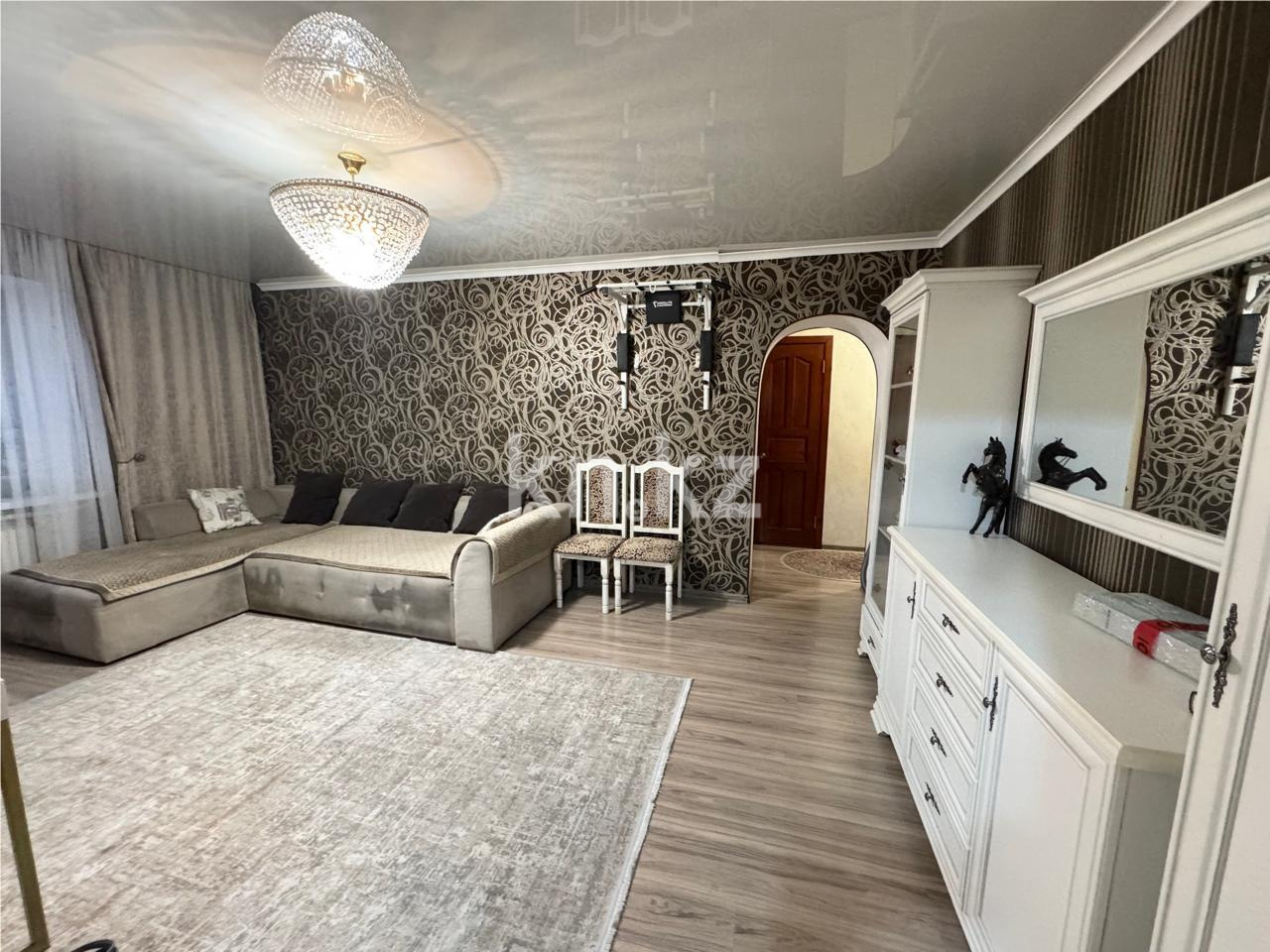 Продажа 3-комнатной квартиры, 64 м², ул. Ермекова в Караганде