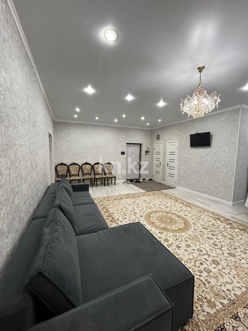 Продажа 3-комнатной квартиры, 83 м², ул. Муканова, дом  61/2 в Караганде - фото 2