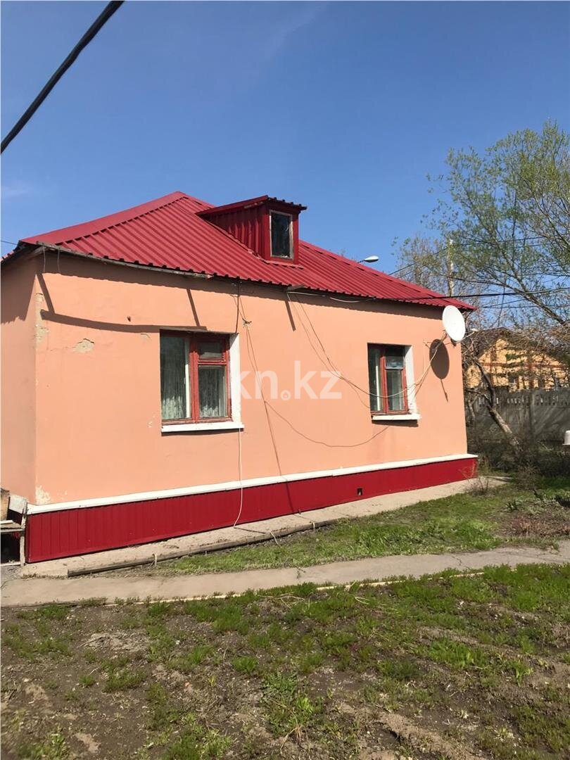 Продажа 4-комнатного дома, 80 м² в Караганде