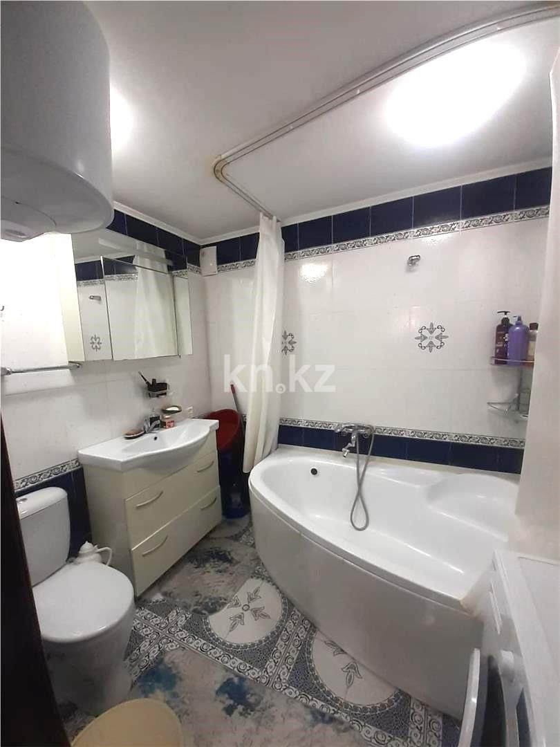 Продажа 3-комнатной квартиры, 64 м², пр. Республики - Продажа  трехкомнатных квартир в Караганде фото 7 из 9