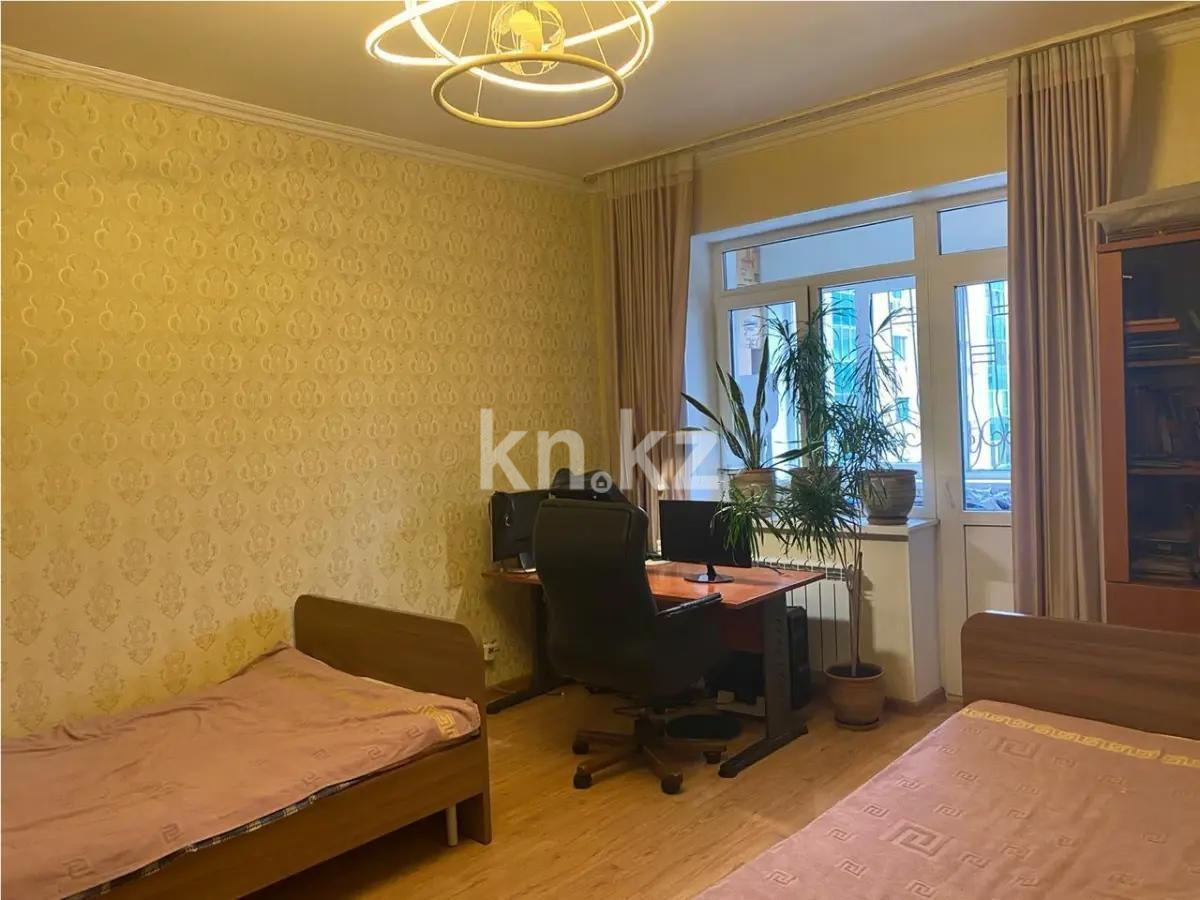 Продажа 2-комнатной квартиры, 105 м² - Продажа офисных и торговых помещений в Уральске фото 3 из 5