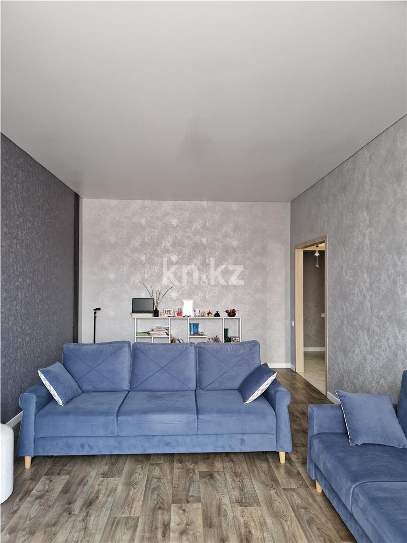 Продажа 3-комнатной квартиры, 92 м², ул. Сатыбалдина - Продажа  трехкомнатных квартир в Караганде фото 1 из 29