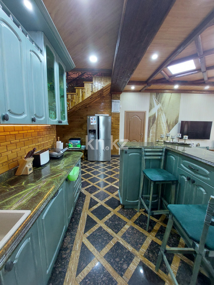 Продажа 6-комнатного дома, 384 м², ул. Каримова в Алматы - фото 12