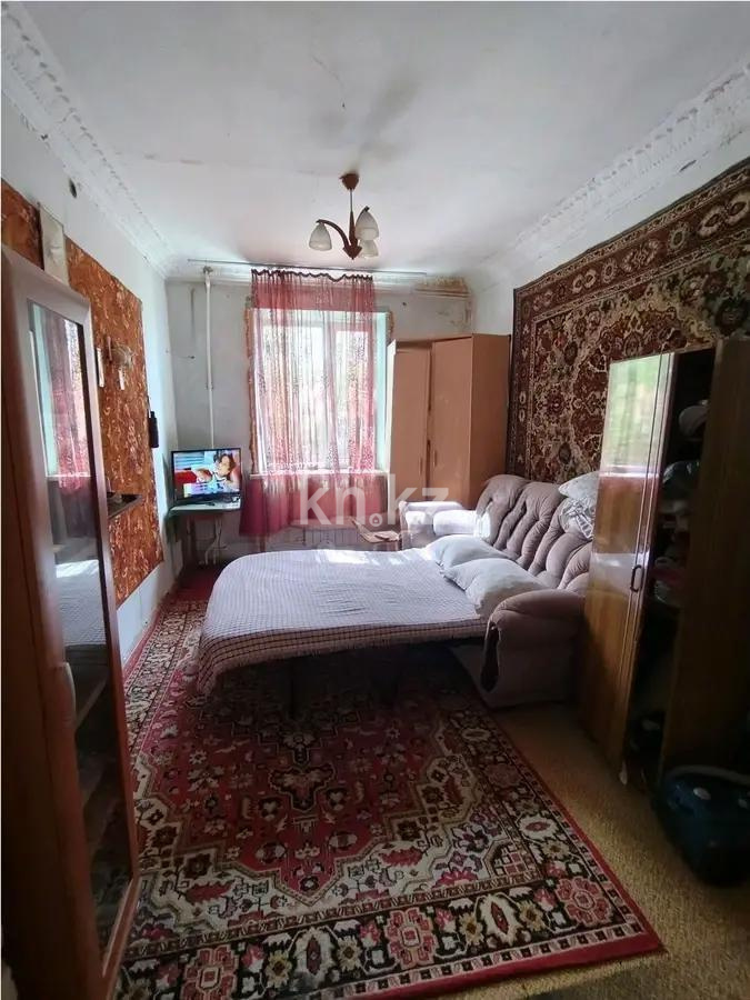 Продажа 3-комнатной квартиры, 65 м², ул. Ермекова, дом  30/2 - Продажа  трехкомнатных квартир в Караганде без посредников с фото фото 1 из 5