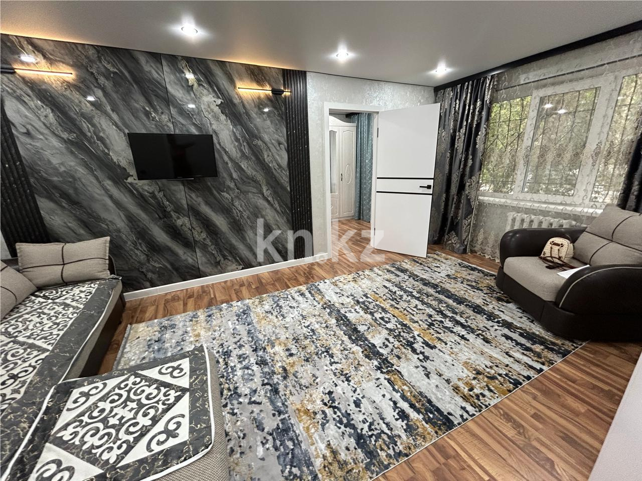 Продажа 2-комнатной квартиры, 44 м², пр. Назарбаева, дом  76 - Продажа квартир в Караганде фото 1 из 15
