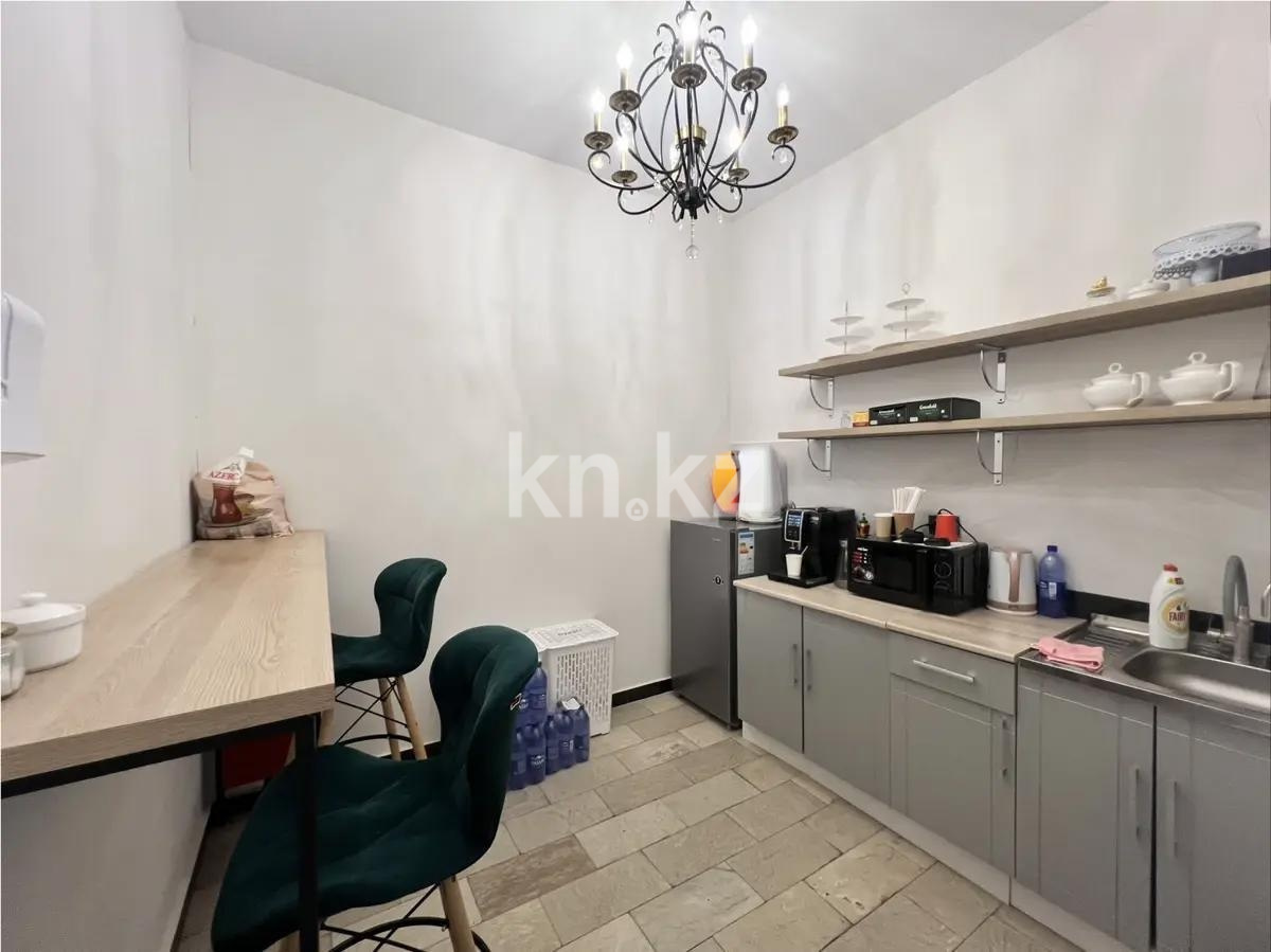 Продажа 4-комнатной квартиры, 177.4 м² в Алматы - фото 3