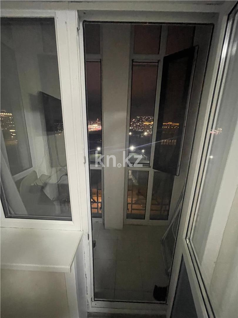 Продажа 1-комнатной квартиры, 27 м², ул. Омарова в Астане - фото 2