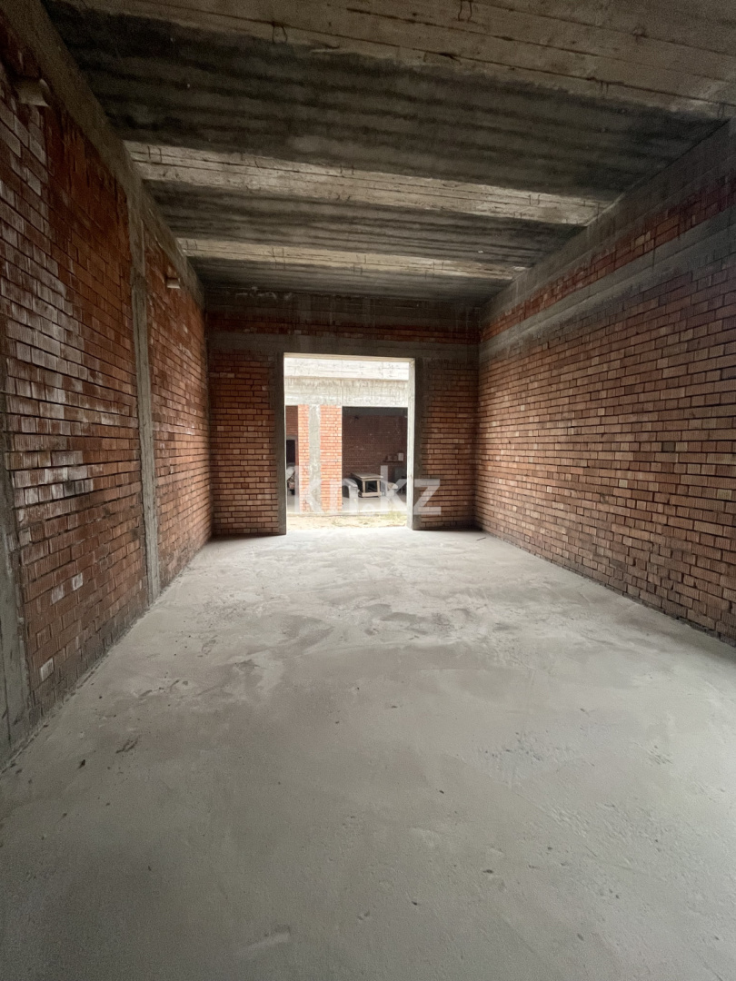 Продажа дома, 1350 м², ул. Алтынсарина, дом  23 - Продажа домов, коттеджей в Казахстане фото 8 из 18