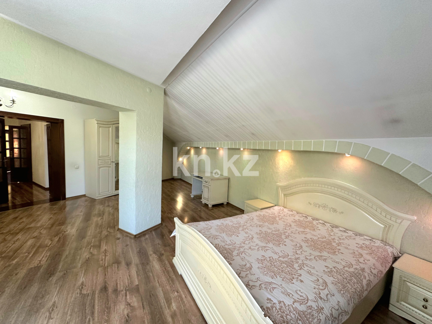 Продажа 8-комнатного дома, 360 м² - Продажа домов, коттеджей в Шымкенте - страница 2 фото 30 из 33