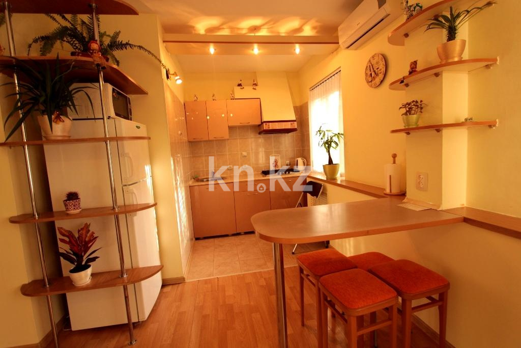 Аренда 2-комнатной квартиры посуточно, 44 м², ул. Наурызбай батыра, дом  68 - ул. Айтеке би - Продажа квартир в Алматы фото 4 из 8