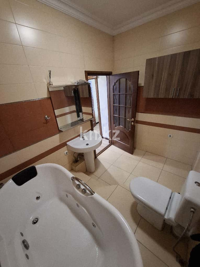 Аренда 4-комнатной квартиры, 130 м² - Аренда недвижимости в Алматы фото 17 из 19