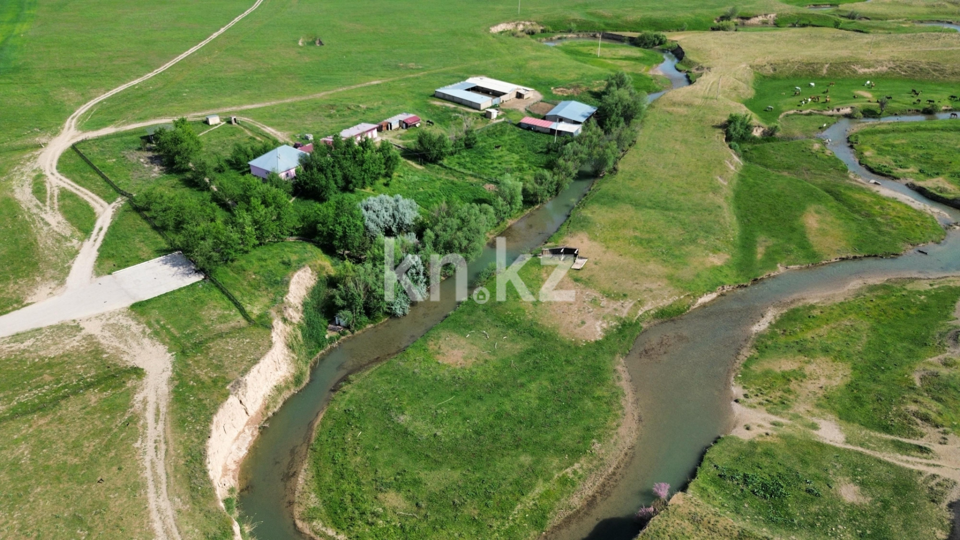 Продажа , 130 м², ул. Акбастау, дом  1111 - Продажа квартир в Шымкенте фото 1 из 40