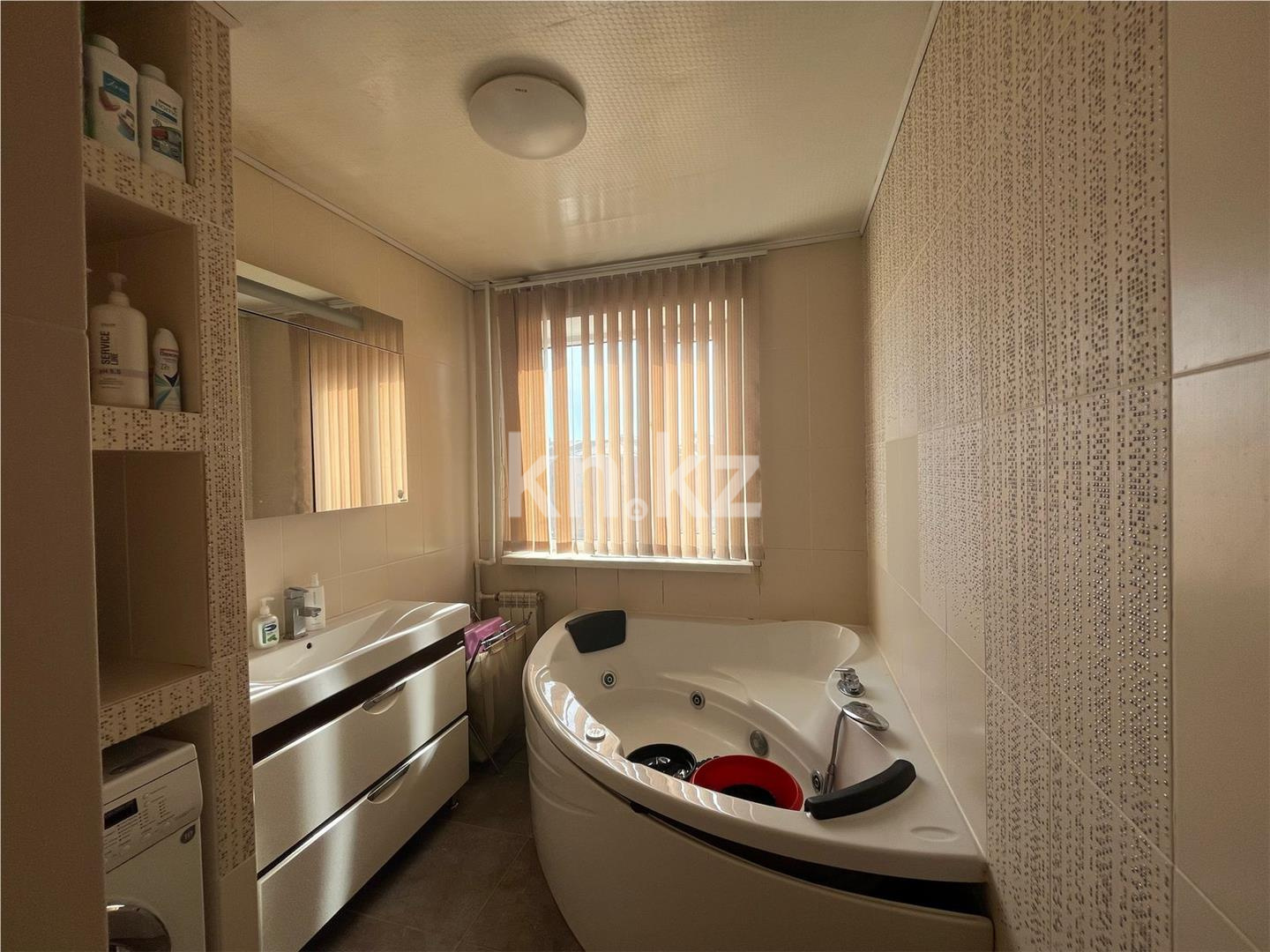 Продажа 4-комнатной квартиры, 84 м², ул. Университетская - Продажа  четырехкомнатных квартир в Караганде фото 5 из 20