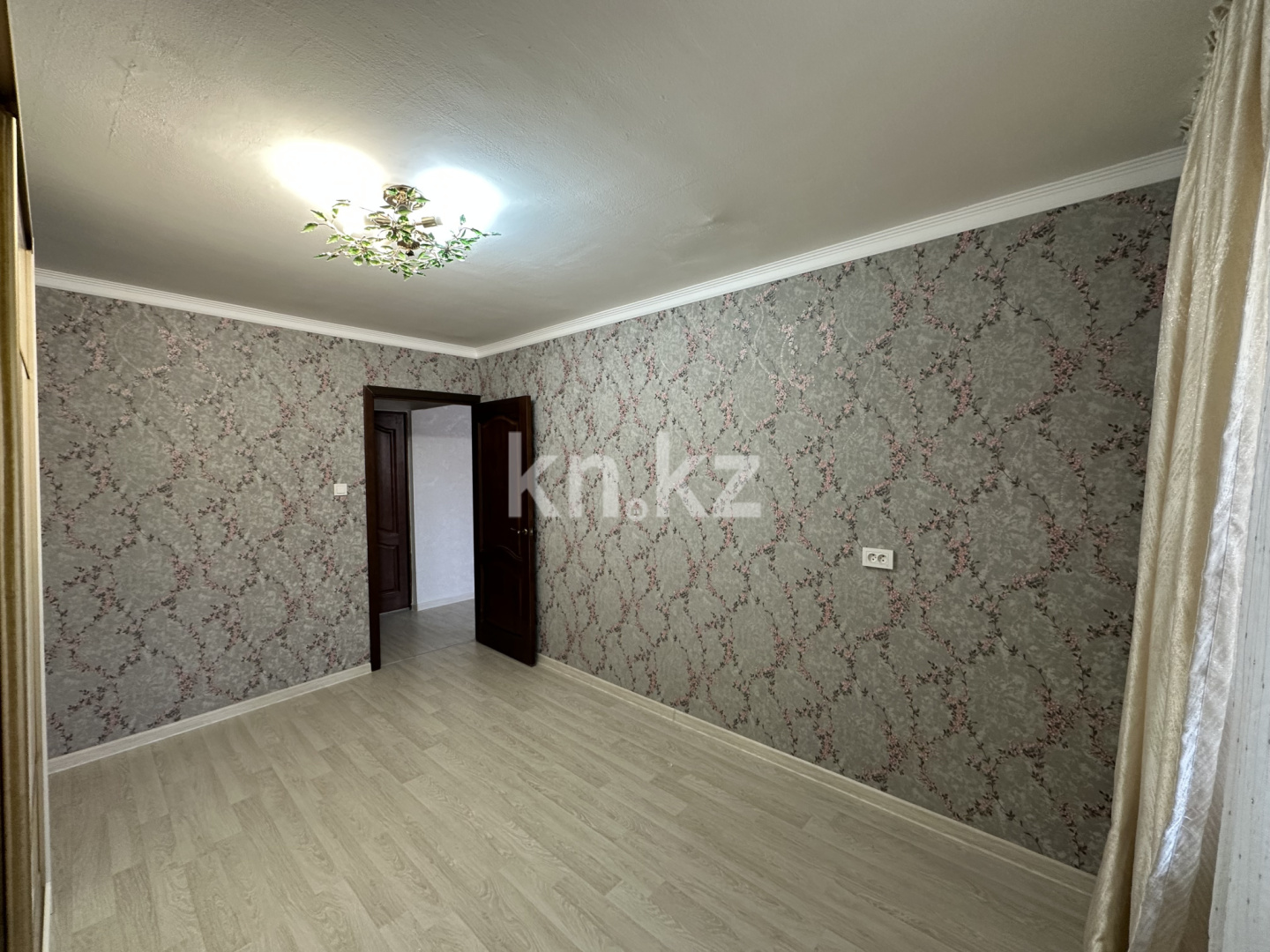 Продажа 2-комнатной квартиры, 56 м², мкр-н Восток, дом  23 - Продажа и аренда недвижимости в Шымкенте фото 2 из 17