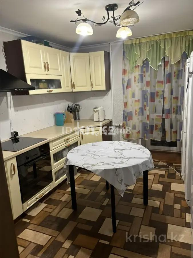 Продажа 3-комнатной квартиры, 64 м², пр. Шахтеров, дом  31 - Продажа  трехкомнатных квартир в Караганде фото 12 из 18