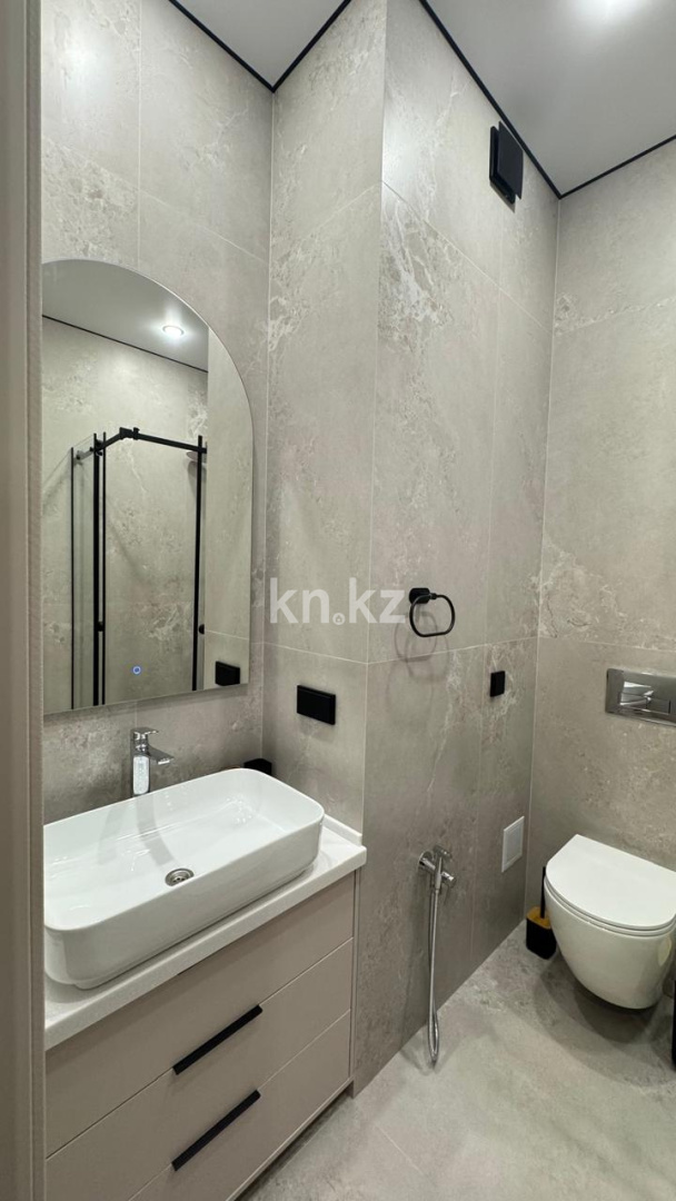 Аренда 3-комнатной квартиры, 90 м², пр. Аль-Фараби - Аренда  трехкомнатных квартир помесячно в Алматы фото 12 из 14