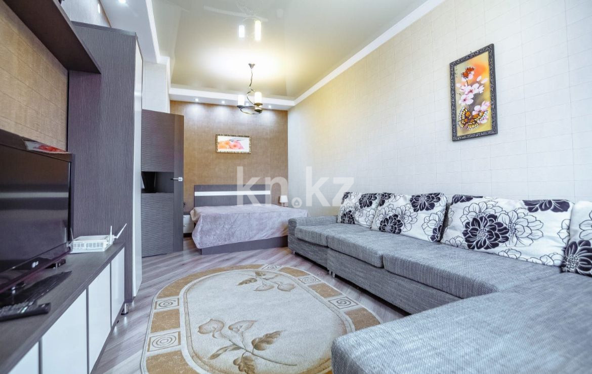 Аренда 1-комнатной квартиры посуточно, 45 м², пр. Кабанбай батыра, дом  29 - ул. Сыганак - Аренда квартир посуточно в Астане с фото фото 4 из 9