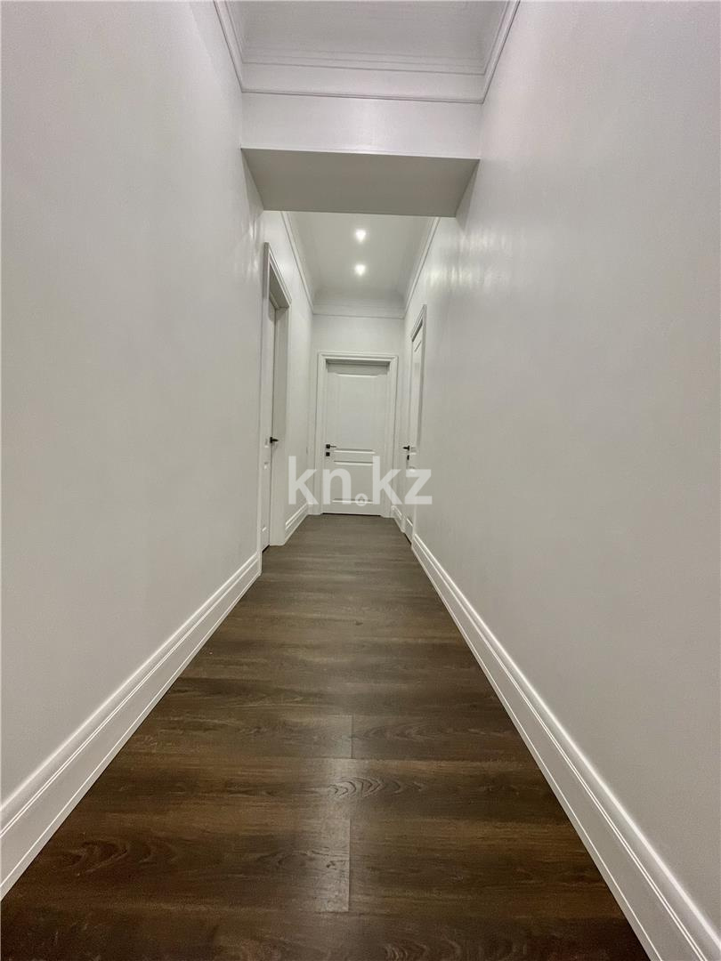 Продажа 7-комнатной квартиры, 178 м², мкр-н Гульдер-1 - Продажа  пятикомнатных квартир в Караганде фото 32 из 37