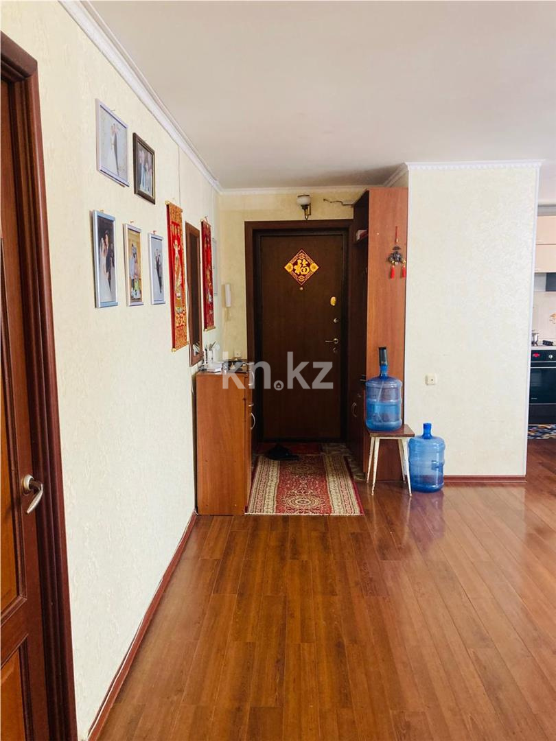 Продажа 4-комнатной квартиры, 83 м², ул. Муканова в Караганде - фото 21